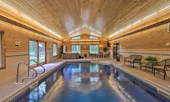 Wadena County Maison | Spacious Verndale Home w/ Backyard Fire Pit!
