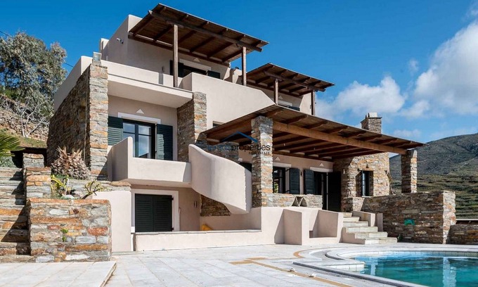 Koundouros Villa | Villa spacieuse avec piscine à seulement 3 minutes à pied de la plage de Koundouros