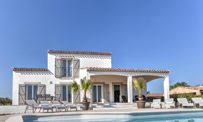 Aigne Villa | Villa spacieuse avec piscine et vue panoramique