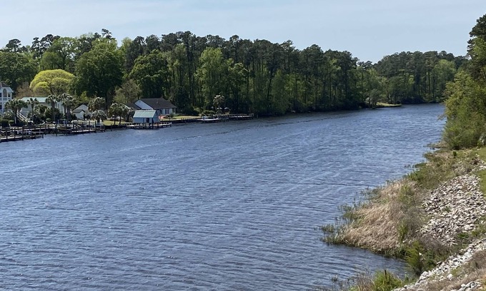 Socastee Copropriété | Spacious Waterfront Condo in Myrtle Beach Overlooking the Waterway & Golf Course