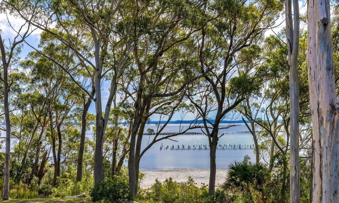 Soldiers Point Appartement | Spacious Woodlands Water Front Soldiers Point- Ground Floor Apartment