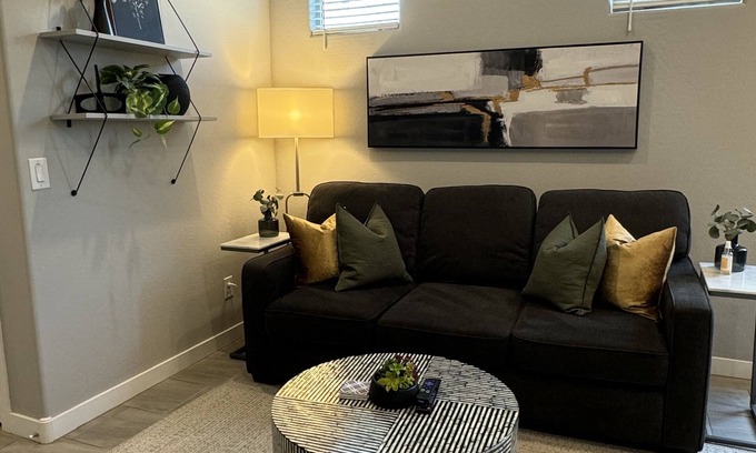 Buckeye Appartement | SPARKLING CLEAN, Modern 1 BR Guesthouse