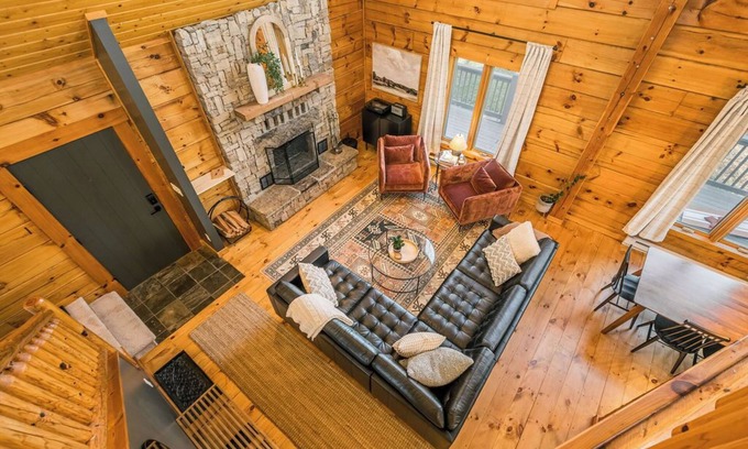 Oakland Cabine | Speakeasy, Bunk Room, Hot Tub, Private 2 acres