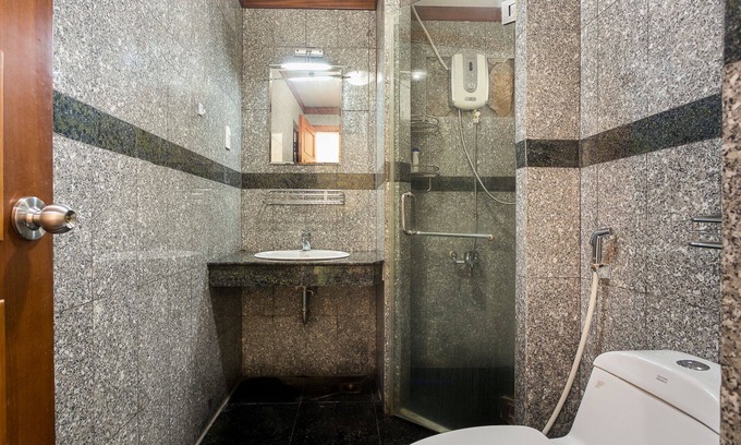 District 7 Appartement | OFFRE SPÉCIALE À AVRIL | Spacious apt frou 4-8 ppl