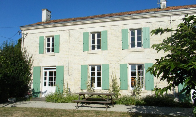 Cramchaban Autre | Charentaise house in quiet village close to La Rochelle