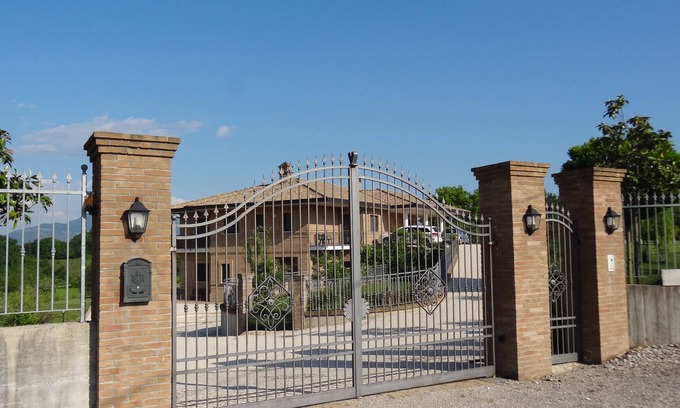 Pignataro Interamna Appartement | Spacieux appartement / villa, endroit calme avec une vue imprenable sur Montecassino