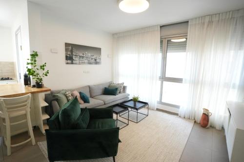 Hod HaSharon Appartement | Specious Pastoral And Attractive 5 Bedroom Apartment Center Hod Hasharon