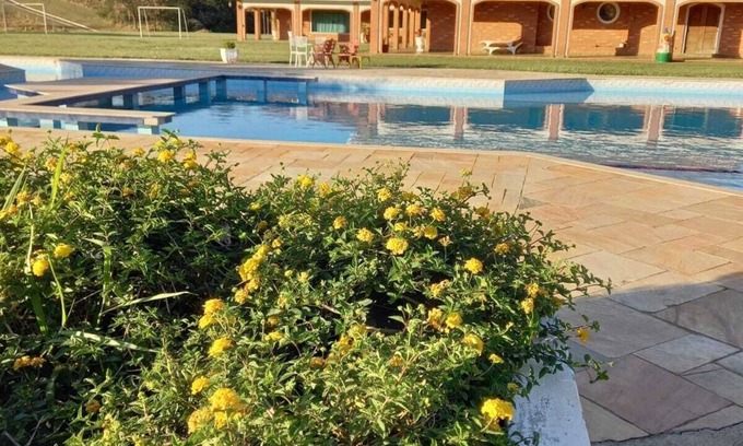 Cabreuva Maison | Site spectaculaire - 10 suites - Piscine, salle de bal et lac peu profonds