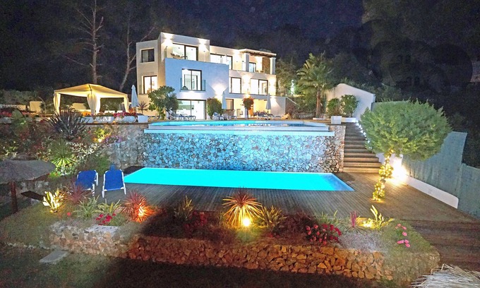 Sant Antoni de Portmany Villa | Villa in Cala Salada, Nr. San Antonio, Ibiza, .Sleeps 8 (4 Bedrooms)