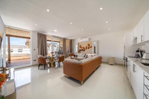 Mayfair Appartement | Spectacular 3 Bedroom Penthouse with Private Terrace in Prestigious Mayfair H13