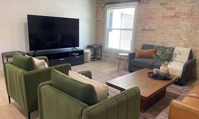 Central Business District Appartement | Spectacular Downtown Provo Loft, right in the middle of Everything!