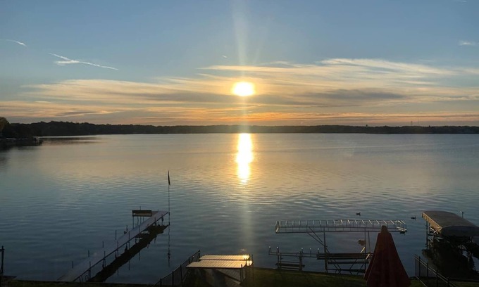 Antioch Maison | Spectacular Lakefront Home w/ a Heated Pool & Ping Pong!