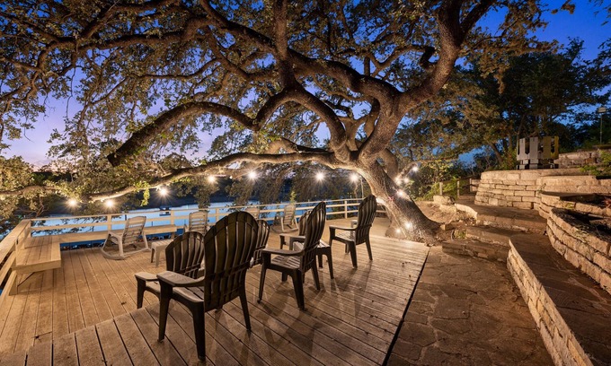 Buffalo Gap Maison | SPECTACULAR LAKEFRONT OASIS Over 400 feet frontage on 2 acres of century oaks