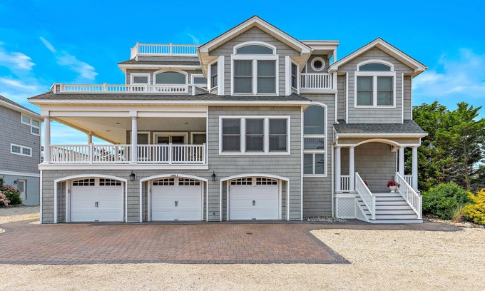 North Beach Maison | Spectacular Luxury Home, 3rd from Beach, Ocean Views, Open Layout, Elevator