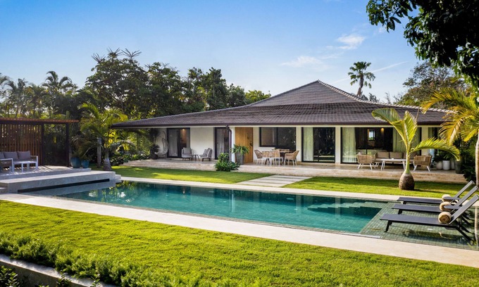 Los Lagos Maison | Spectacular new villa 2 minutes walking distance to Minitas Beach