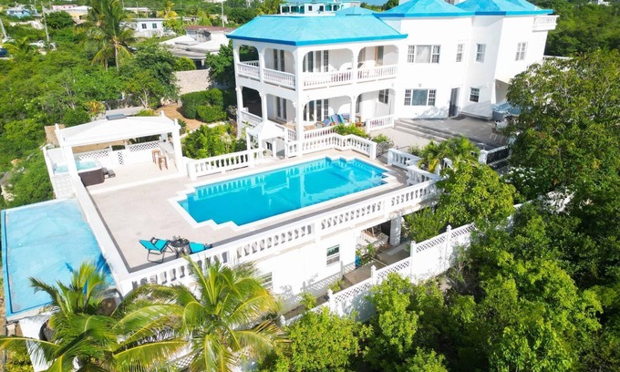Island Harbour Villa | Beautiful Ocean Front Villa