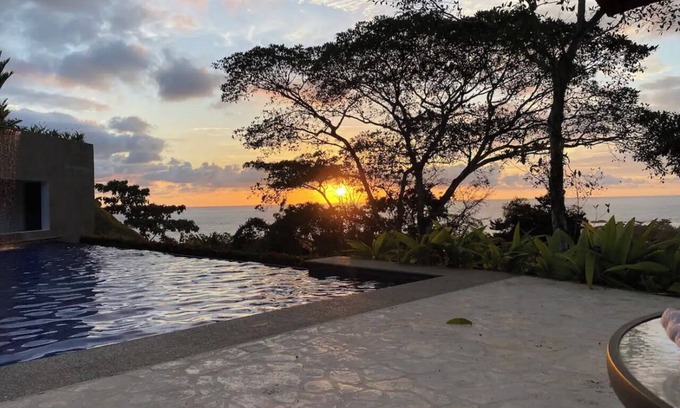 Dominicalito Copropriété | Spectacular Ocean Views - Condo in Dominical Area / 4p Wi-Fi