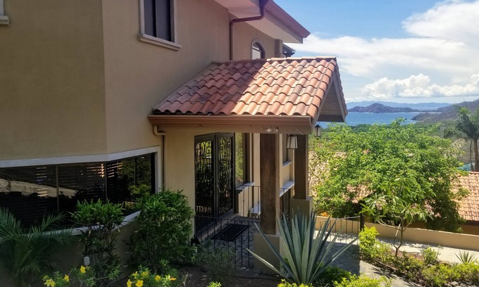 Playa Hermosa Maison | NOUVEAU!!! Piscine privée spectaculaire avec vue sur l'océan et son bar avec piscine et jacuzzi