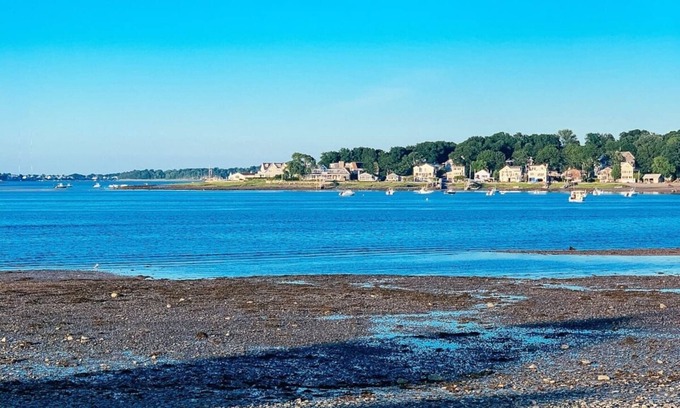 Minot Maison | Spectacular Ocean Sunsets I Pet Friendly