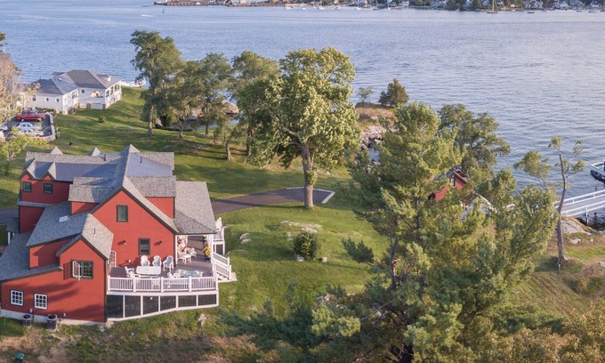 Kittery Point Cottage | Spectaculaire maison et chalet face à l'océan - plage privée et 925 'de front de mer.
