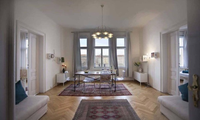 Andel Appartement | Stunning river-view apartment in Naplavka Smichov, sleeps 11, perfect for exploring Prague!