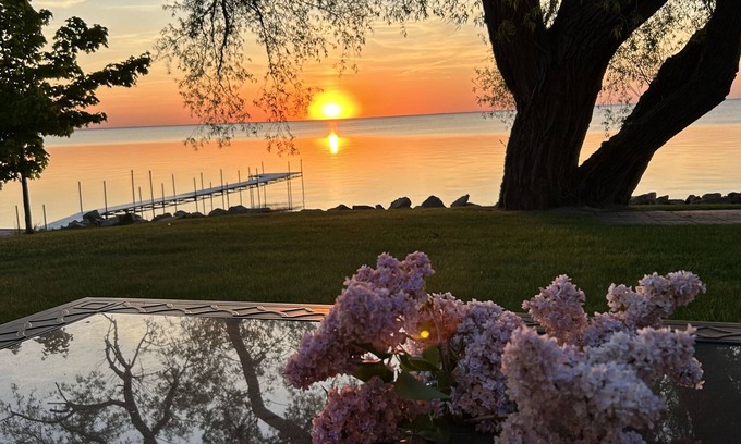 Luxemburg Maison | Spectacular sunsets and walleye fishing
