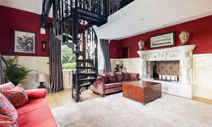 Bray Appartement | Spectacular Victorian unique home
