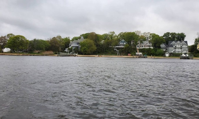 Island Heights Maison | Spectacular waterfront w/private Beach 5 BR Island Heights