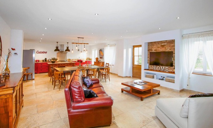 Donzere Maison | Spend a relaxing vacation in this vacation home in a rural location.