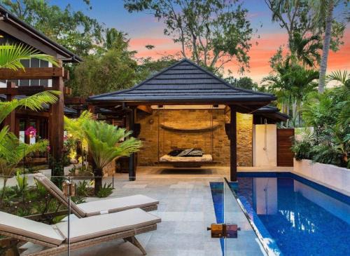 Mowbray Maison | Spice At Oak Absolute Beachfront with Private Pool Near Port Douglas