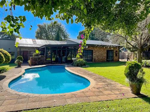 Middelburg Maison | Spies Villa - Fast Wi-fi, Netflix and Generator