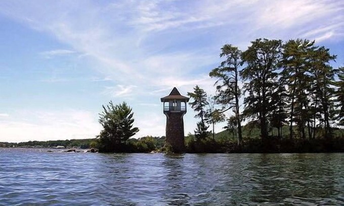 Meredith Cabine | Broche Point - Charme Winnipesaukee Lakeside Chalet (NH)
