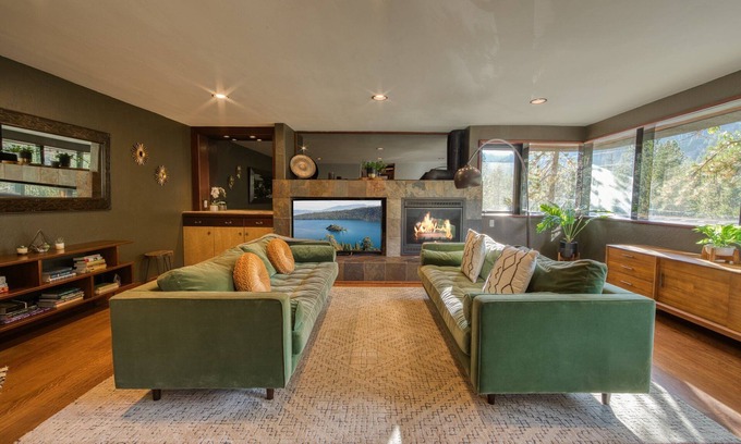 Alpine Meadows Maison | Spire Chalet at Alpine Meadows - 4BR 4.5 BA W/ Hot Tub & Ski Shuttle