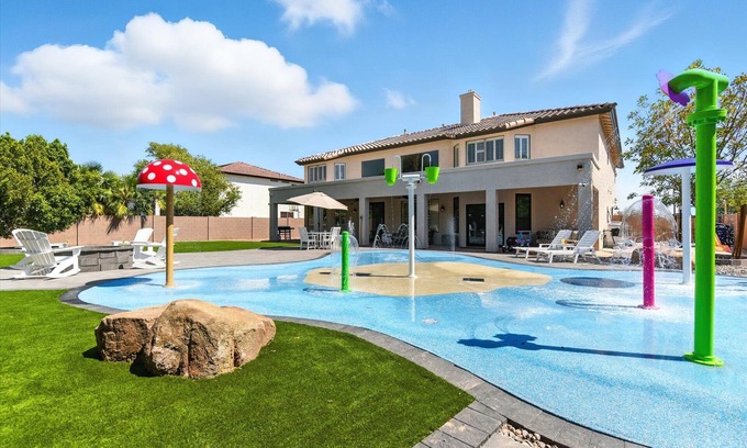 Chandler Maison | Splash Canyon - Splash Pad & Tons of Games - Gym