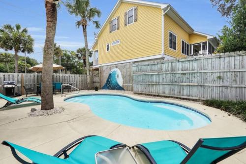 Savannah Beach Appartement | Splash Inn Lower Unit: Heated Pool & Walk to Beach