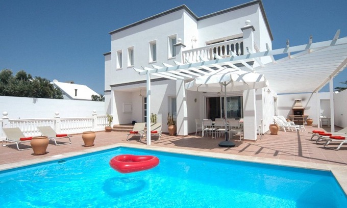 Costa Teguise Villa | Splendid Costa Teguise Villa | 4 Bedrooms | Casa Angelica | Walking Distance to Beach | Great Pool Area