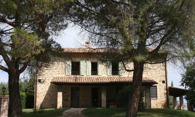 Gualdo Cattaneo Villa | Villa pour 12 personnes, piscine, idéal pour les familles et amis.