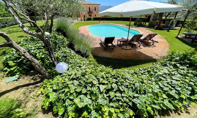 Spoleto Maison | SPOLETO TRANQUILITA + PISCINE. SLEEPS 20. SPOLETO CENTRE 15 MINS