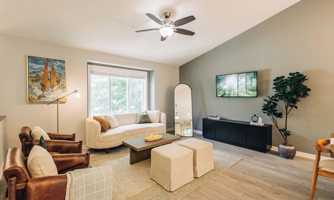 Blaine Maison | Sports Twin Cities Suburban Escape: 4BR w/Game Room & Big Yard Near NSC & TPC