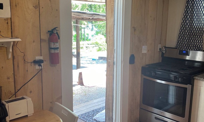 Trumansburg Cabine | Spotted Sandpiper - Cabin #3