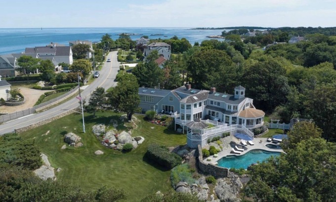 Cohasset Maison | Sprawling Estate with sparkling pool, walk to beach, all overlooking the ocean!