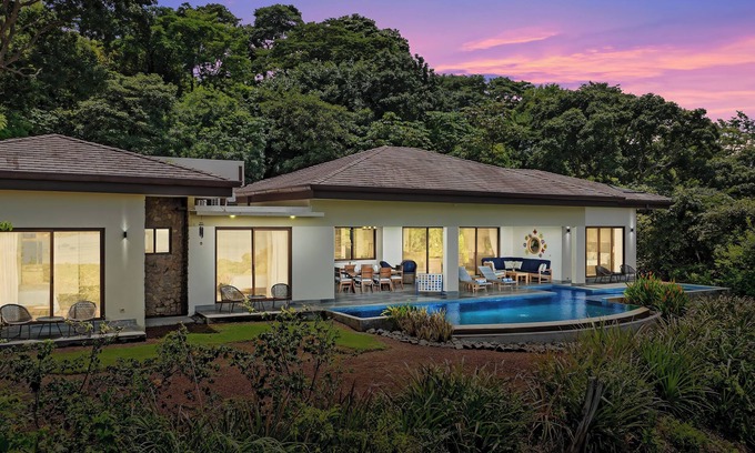 Playa Hermosa Maison | Sprawling Single Level Home - Huge Terrace & Pool