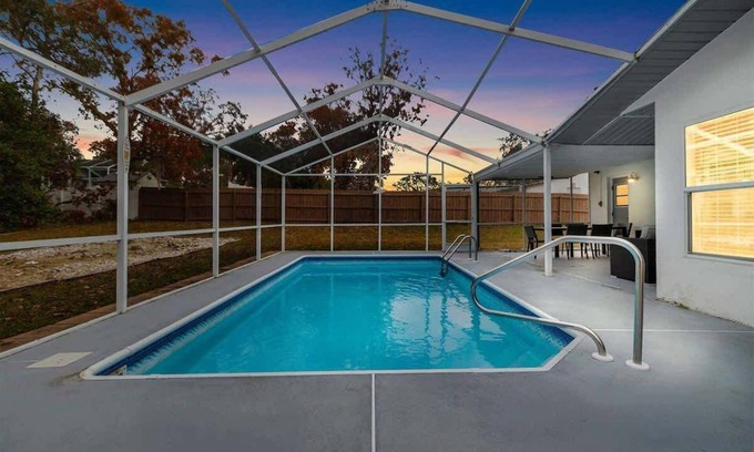 Brooksville Maison | Spring Hill, 4 Bedroom, Pool | Golf Course!