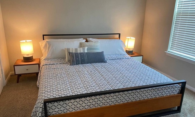 Spring Appartement | Spring Modern 2 king bed Long term Condo