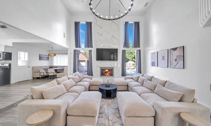 Klein Maison | Ultimate Oasis: Heated Pool, Spa, Game Room, Theatre, Sleeps 14+