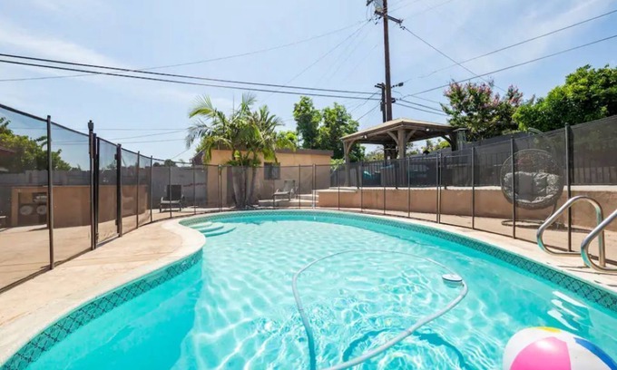 Spring Valley Maison | Spring valley pool house