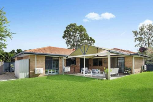 Springfield Maison | Springfield Breeze - Newly furnished home, Sunny Patio and BBQ
