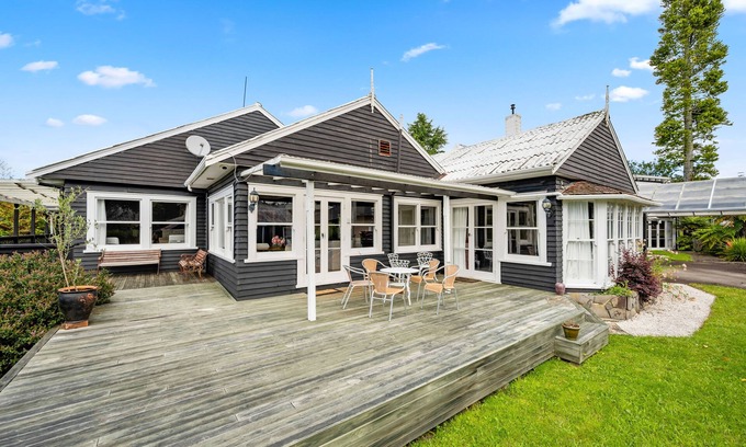 Springfield Maison | Springfield Rise Lodge - Rotorua Holiday Home