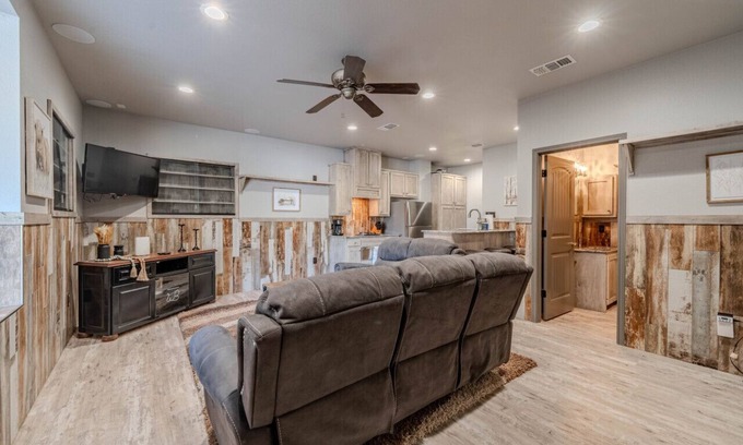 Buffalo Springs Maison | Springs Ridge A - 2BR/2BA - Lakeside Property
