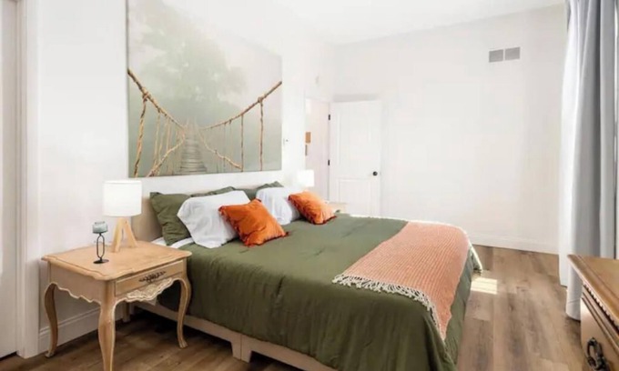 Washington Maison | Square Haven Duplex- Walk to Pubs Cafe & Ice Cream